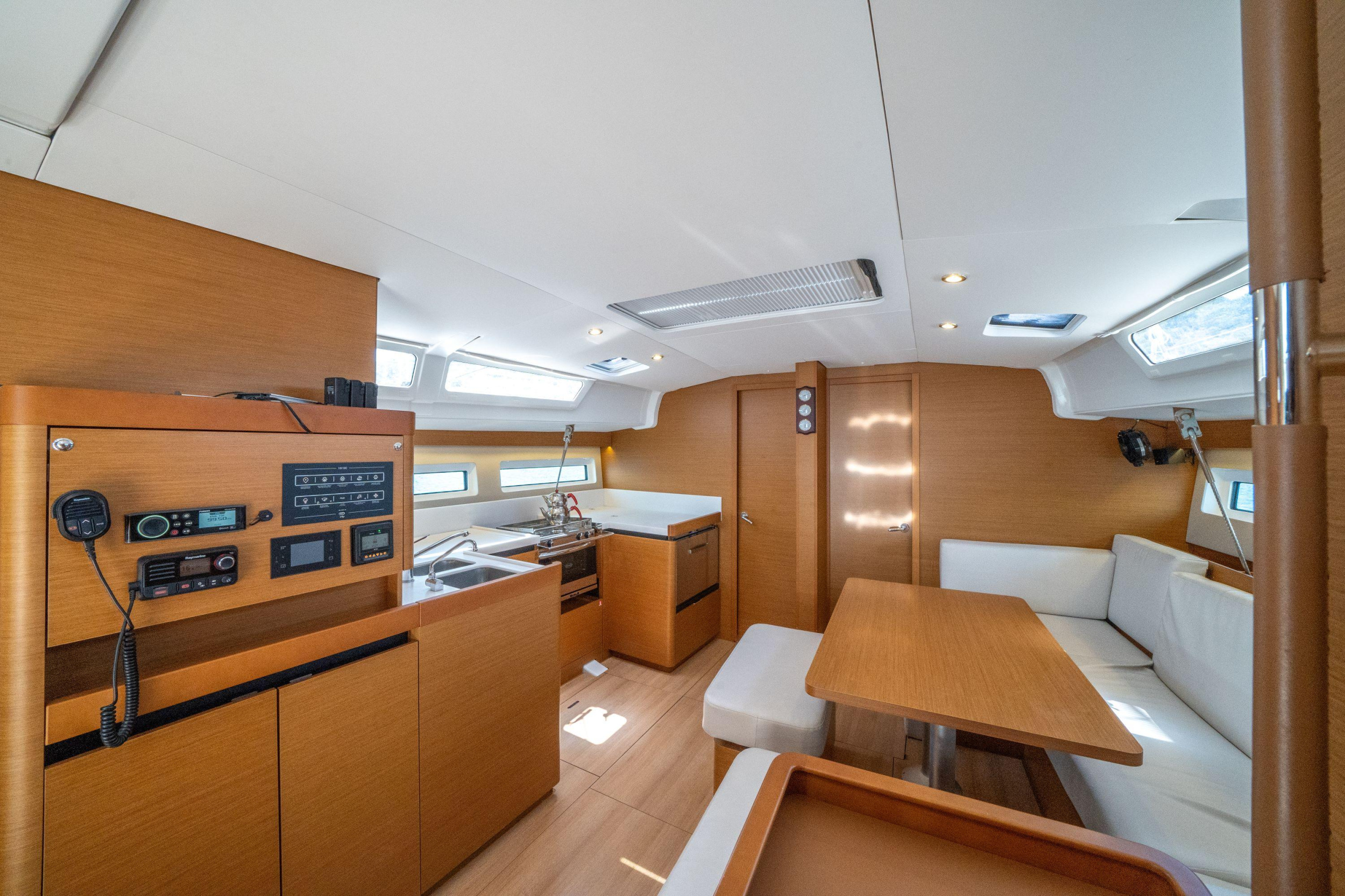 Sun Odyssey 490 - 5 cab. — photo 10