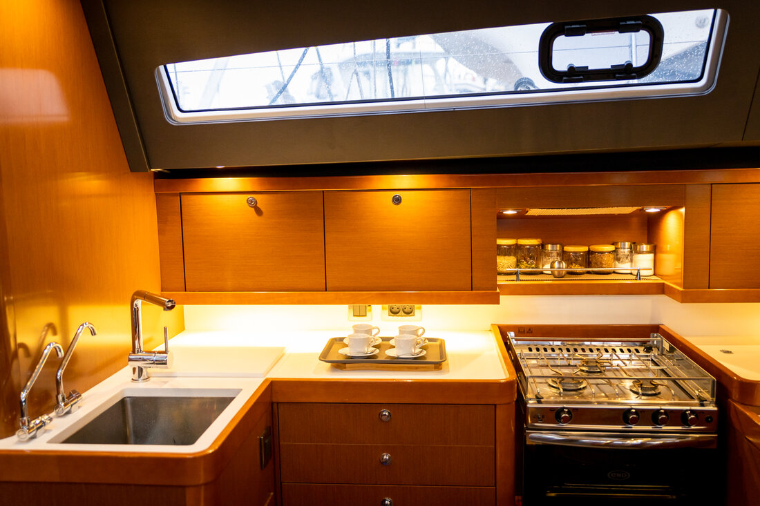 Oceanis 60 - 3 + 1 cab. — photo 18