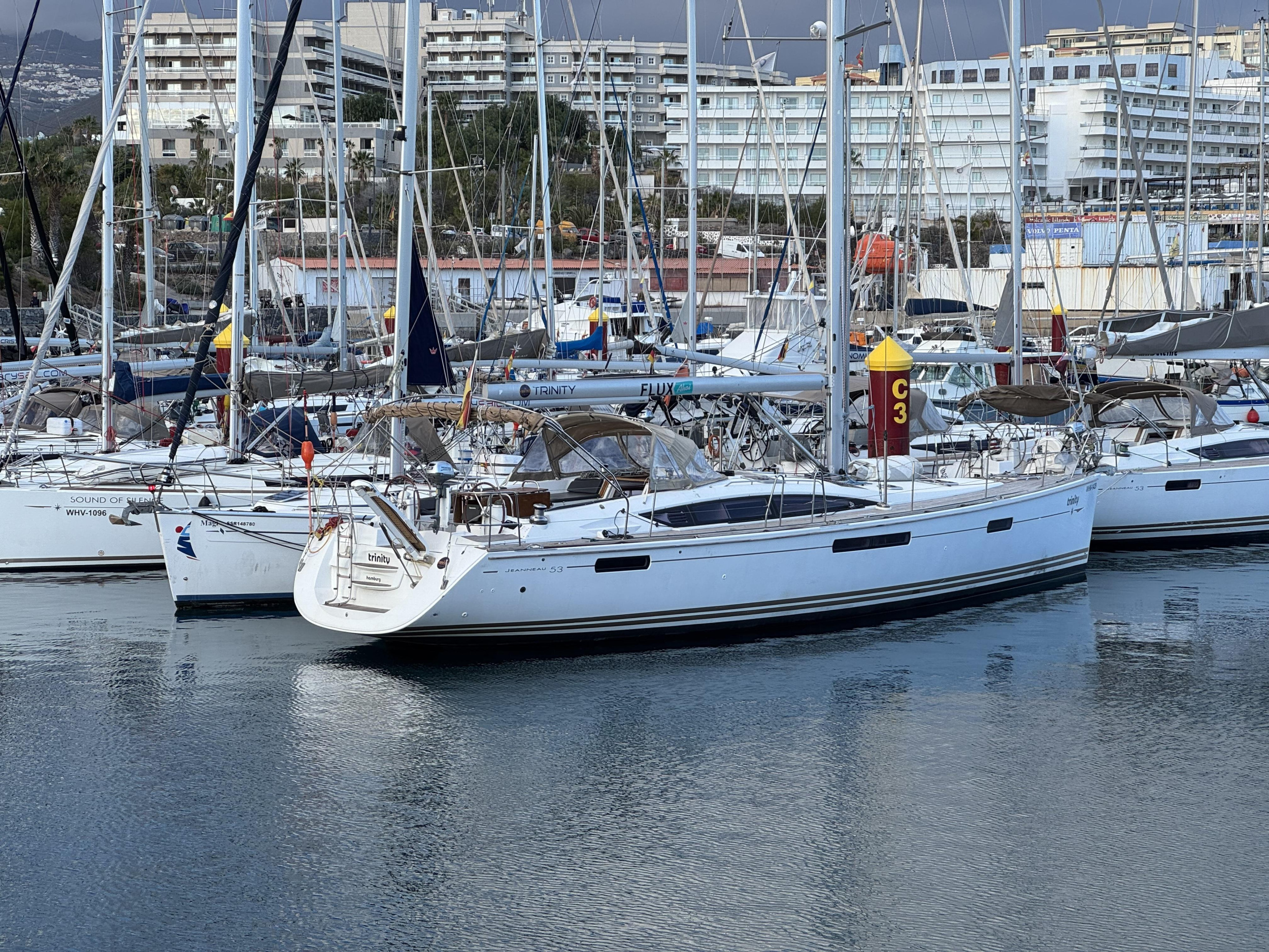 Jeanneau 53 - 4 + 1 cab. — photo 3