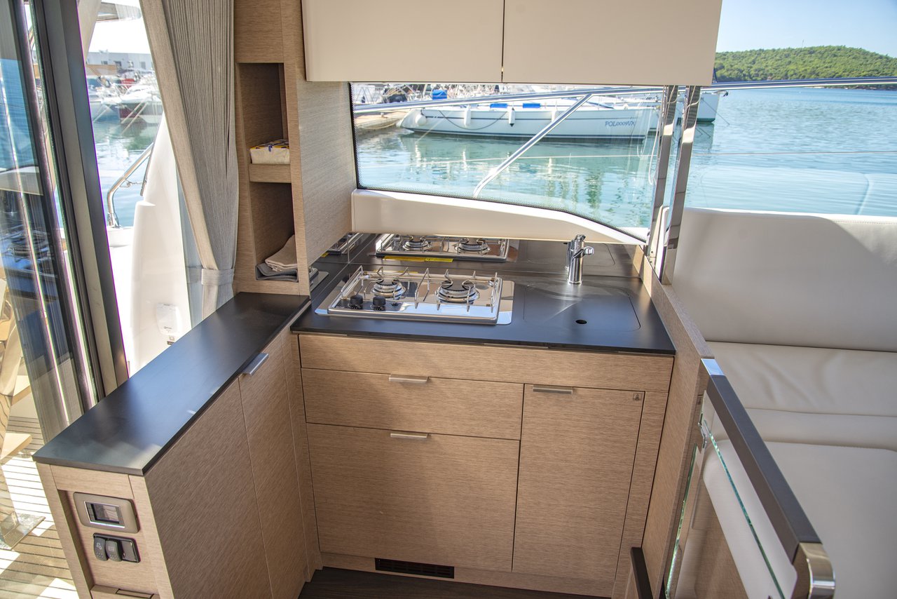 Prestige 420 Fly - 2 cab. — photo 4