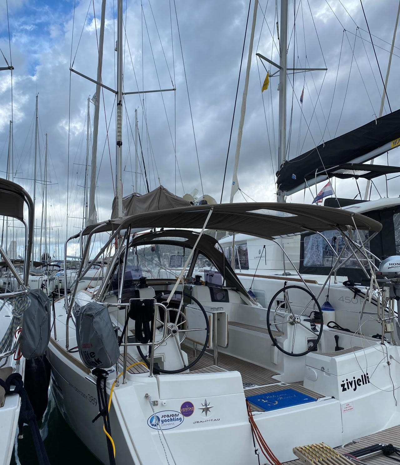 Sun Odyssey 389 — photo 3