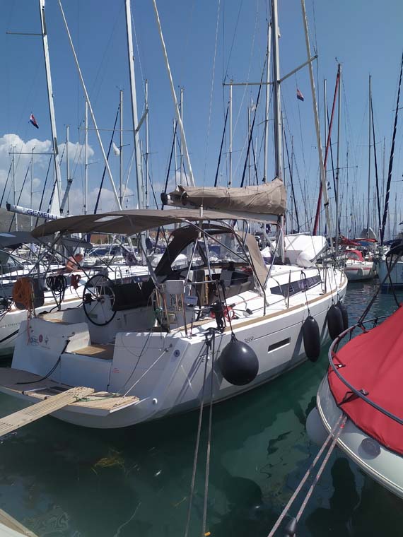 Sun Odyssey 389 — photo 6