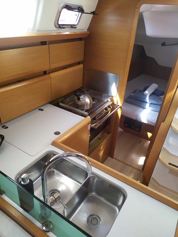 Sun Odyssey 389 — photo 12