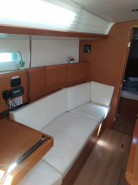 Sun Odyssey 389 — photo 13