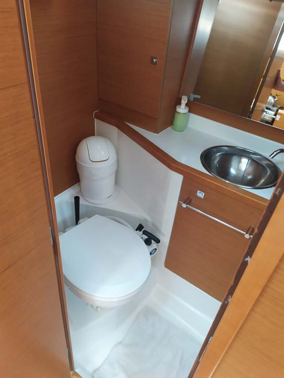 Sun Odyssey 389 — photo 18