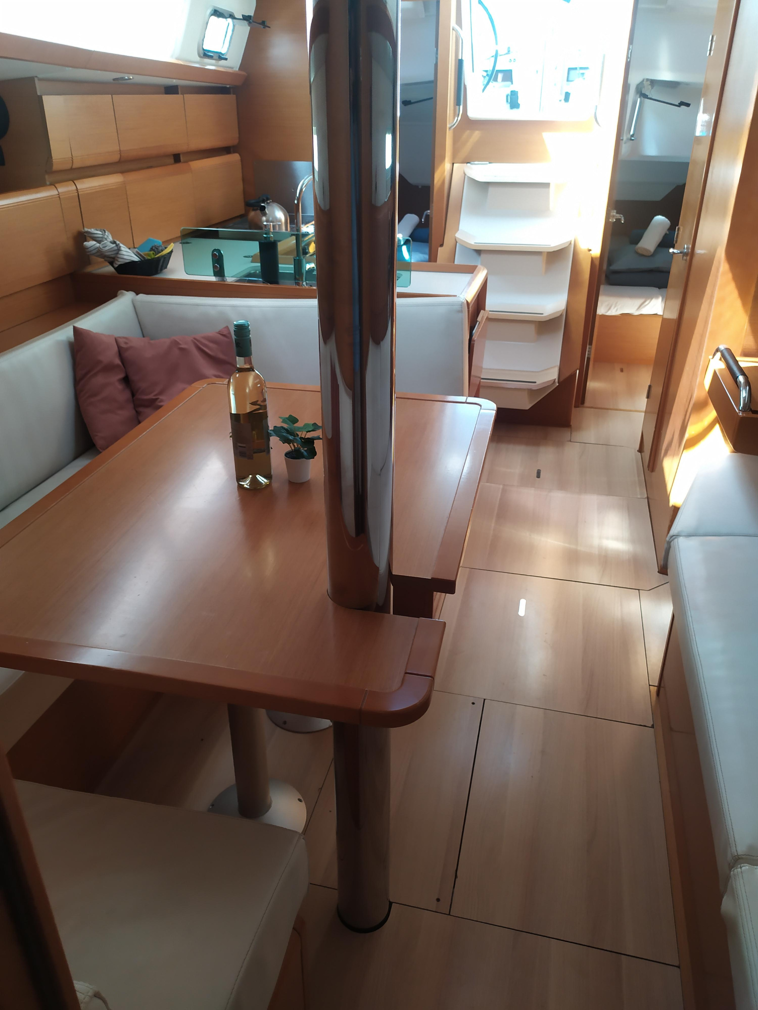 Sun Odyssey 389 — photo 10