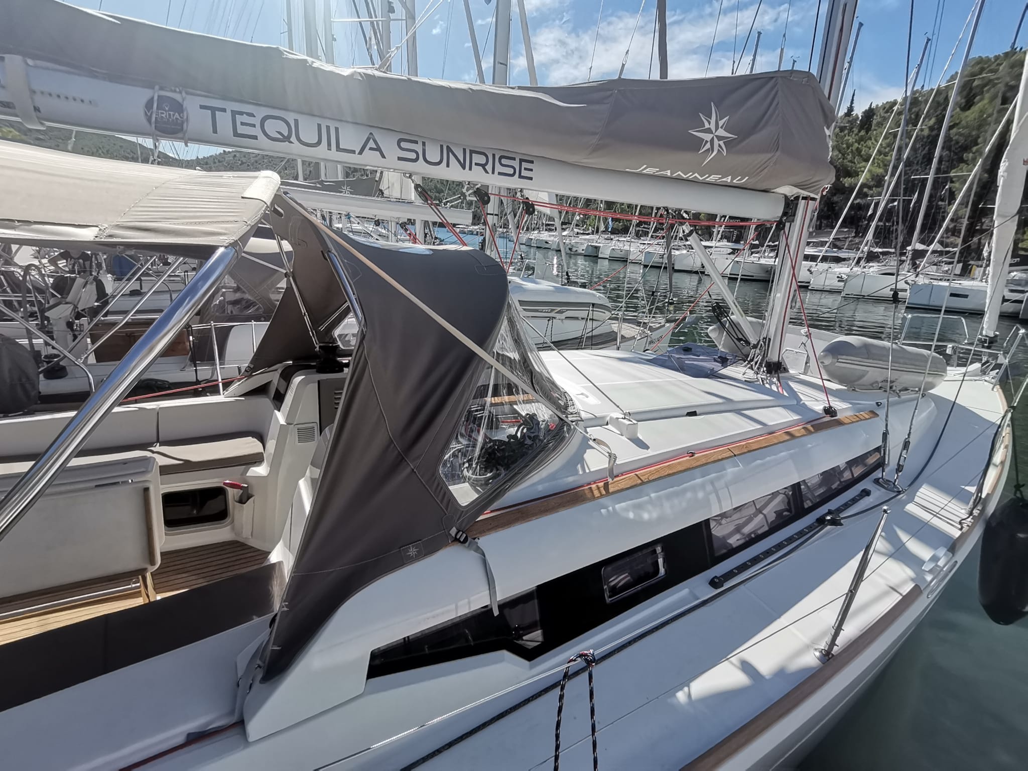 Sun Odyssey 389 — photo 4