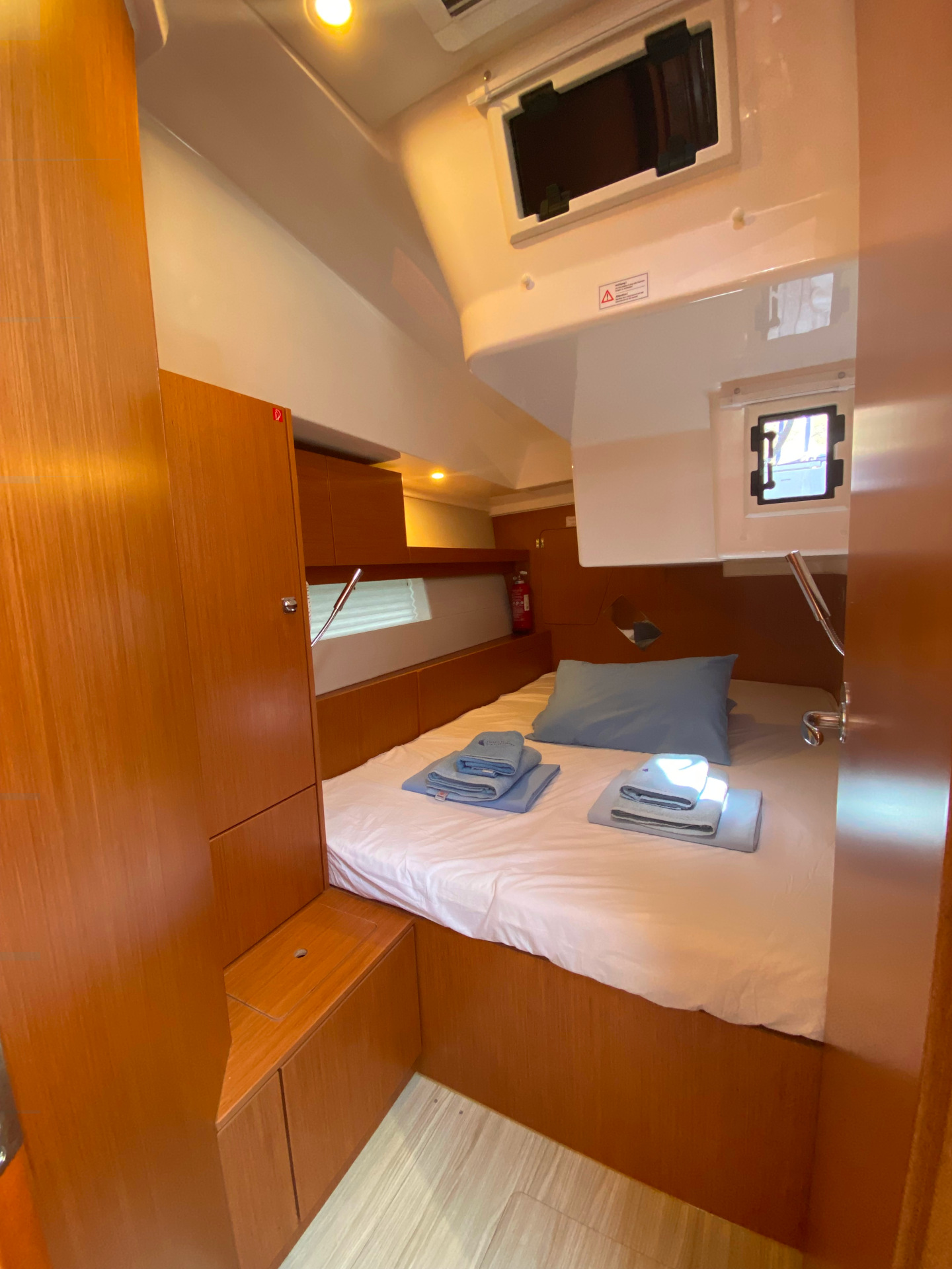 Bavaria C45 - 4 cab. — photo 10