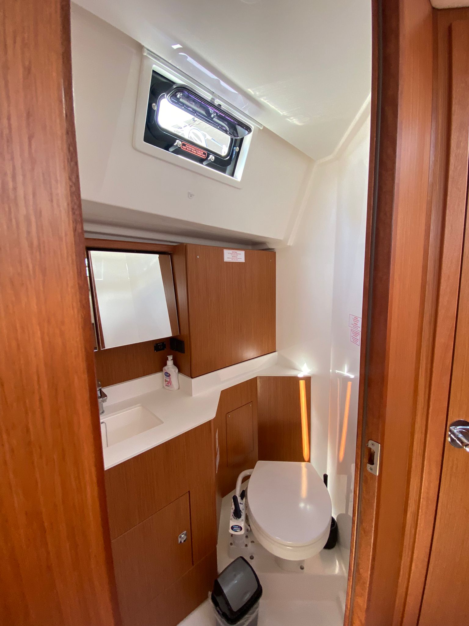 Bavaria C45 - 4 cab. — photo 12