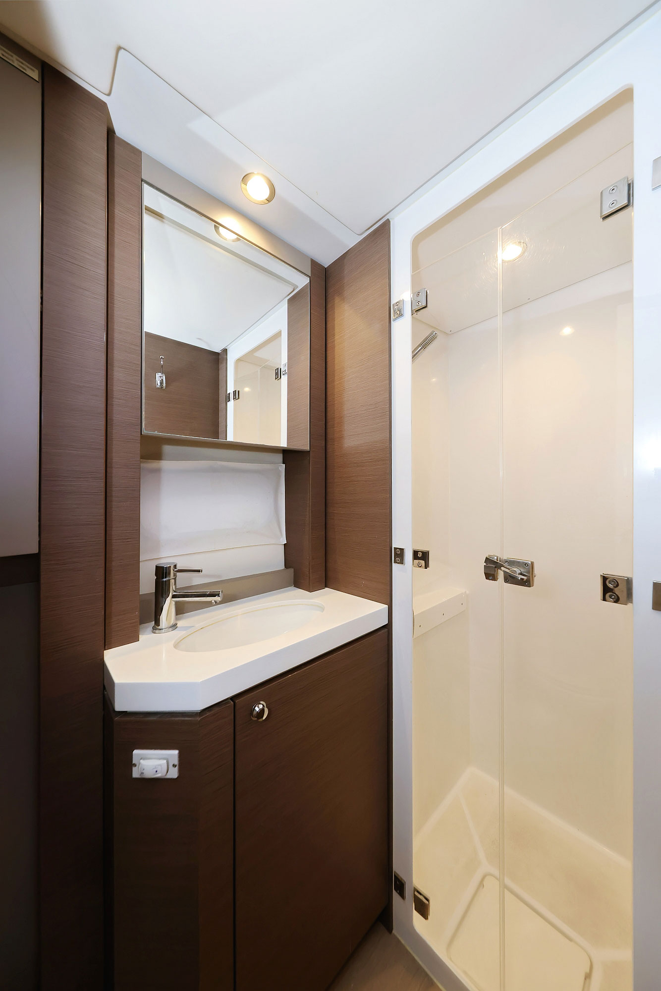 Bali 4.6 - 5 + 1 cab. — photo 18