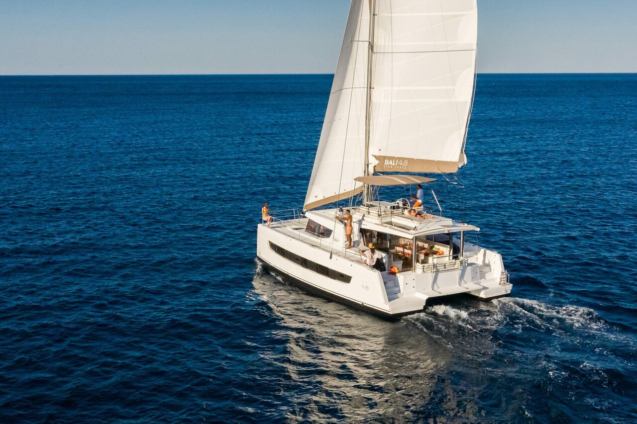 Bali 4.8 - 5 + 2 cab — photo 4
