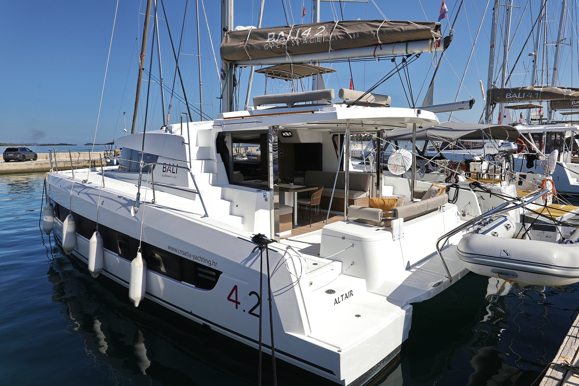 Bali 4.2 - 4 + 1 cab. — photo 1
