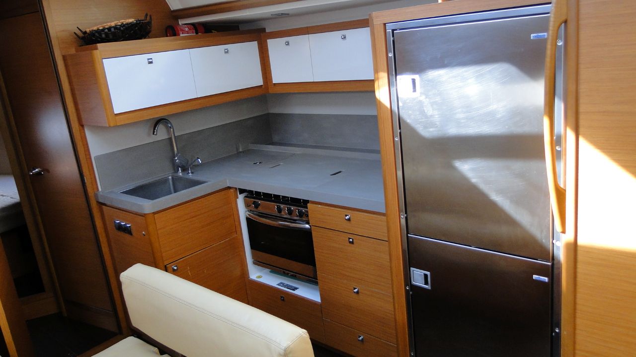 Dufour 470 - 4 + 1 cab. — photo 5