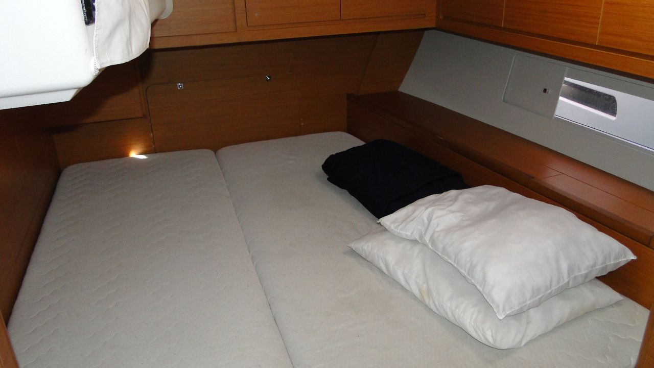 Dufour 470 - 4 + 1 cab. — photo 7