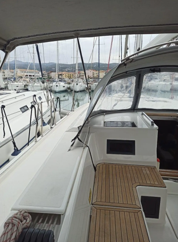 Bavaria C45 - 4 cab. — photo 3