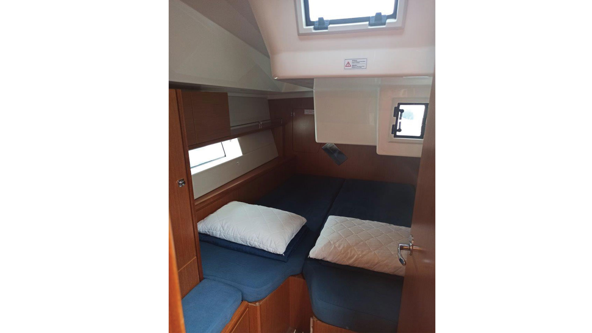 Bavaria C45 - 4 cab. — photo 9