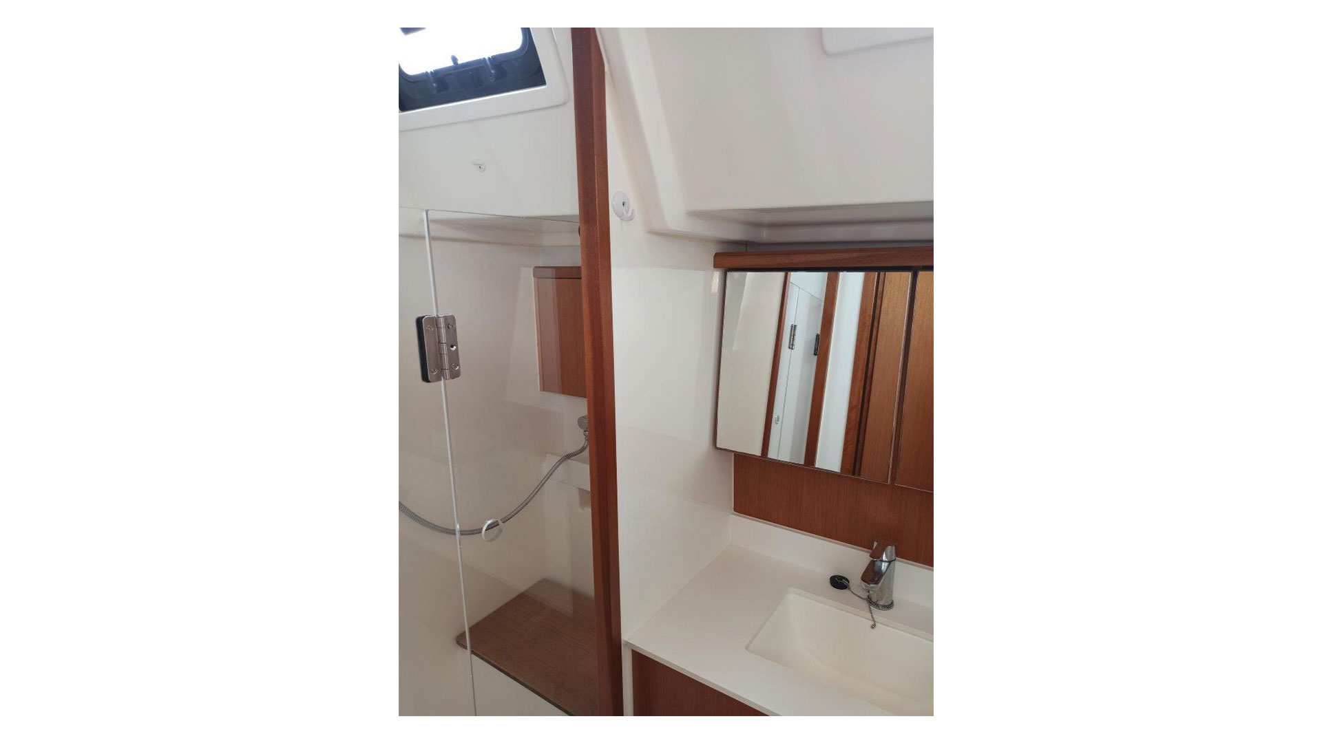 Bavaria C45 - 4 cab. — photo 12