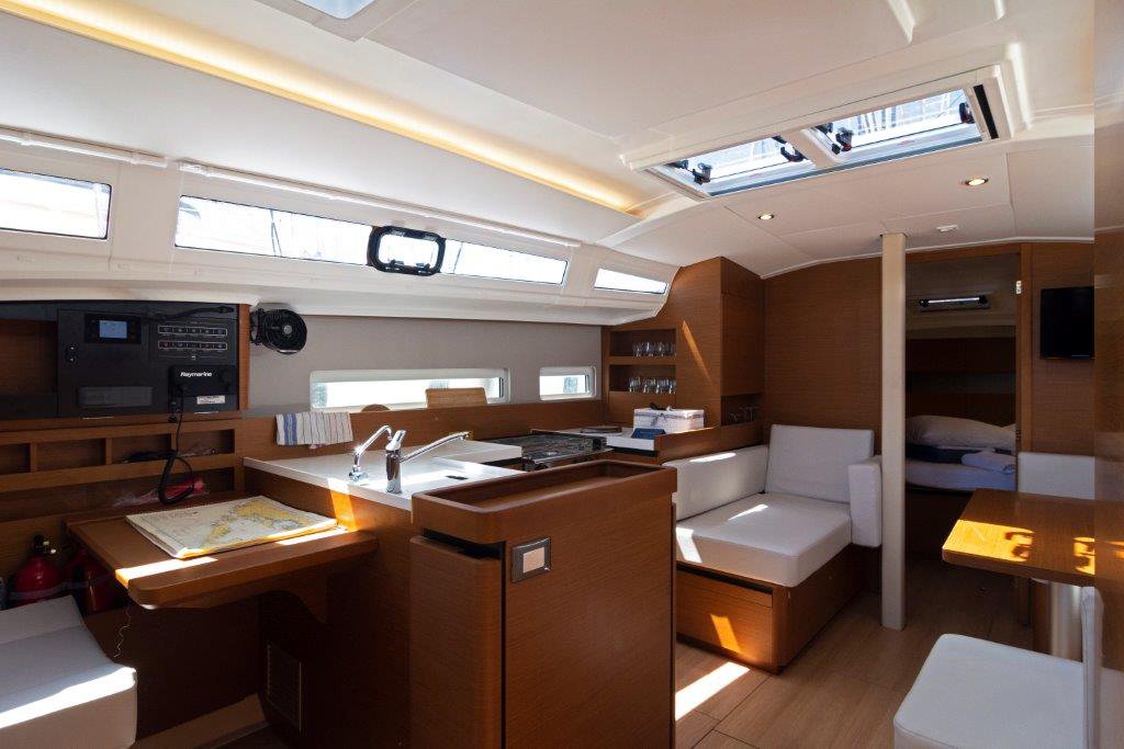 Sun Odyssey 410 - 3 cab. — photo 8