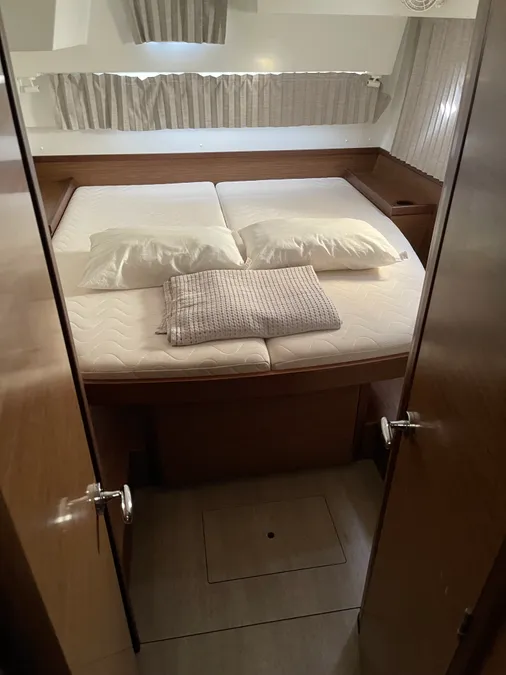 Lagoon 42 - 4 + 2 cab. — photo 11