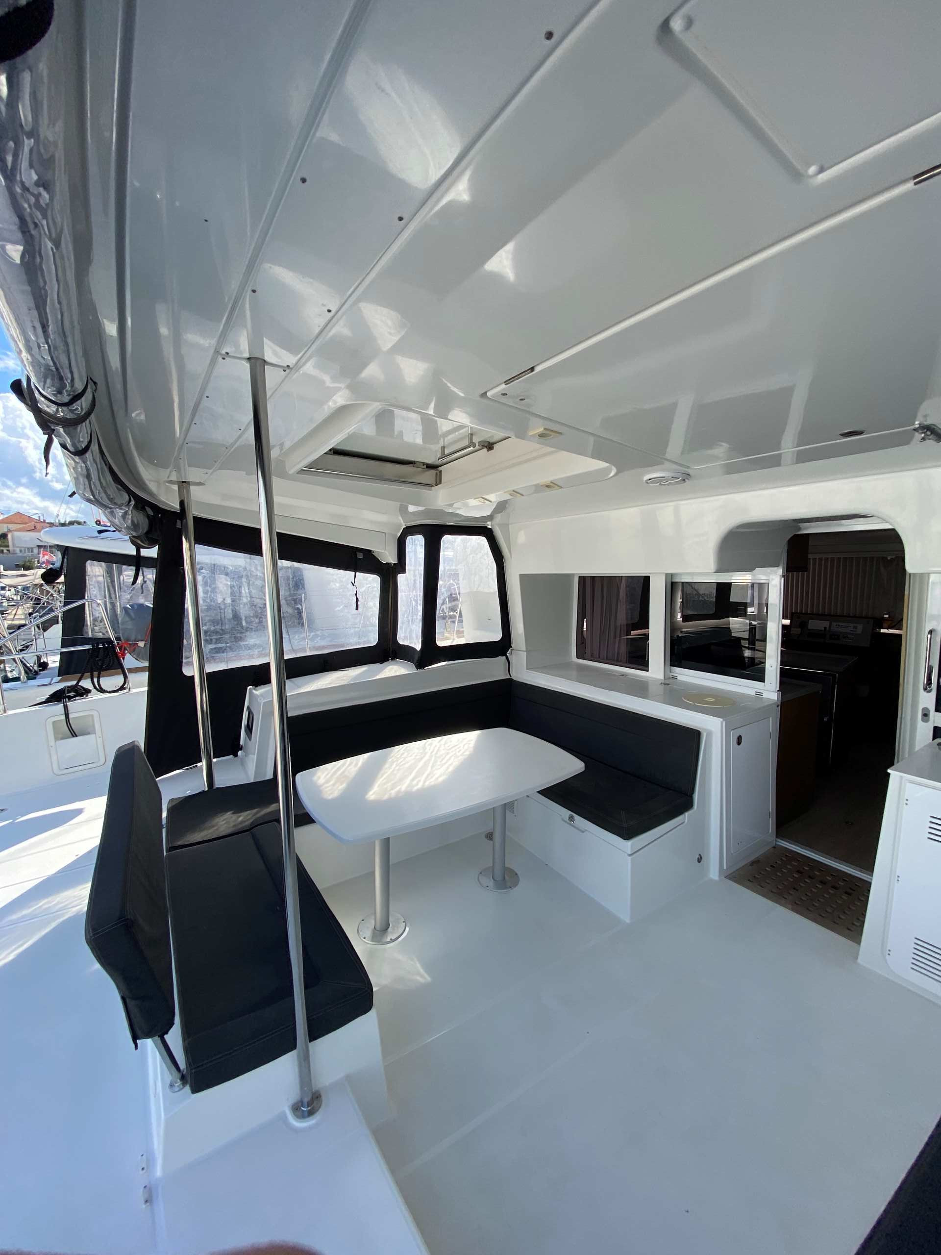 Lagoon 450 F - 4 + 2 cab. — photo 8