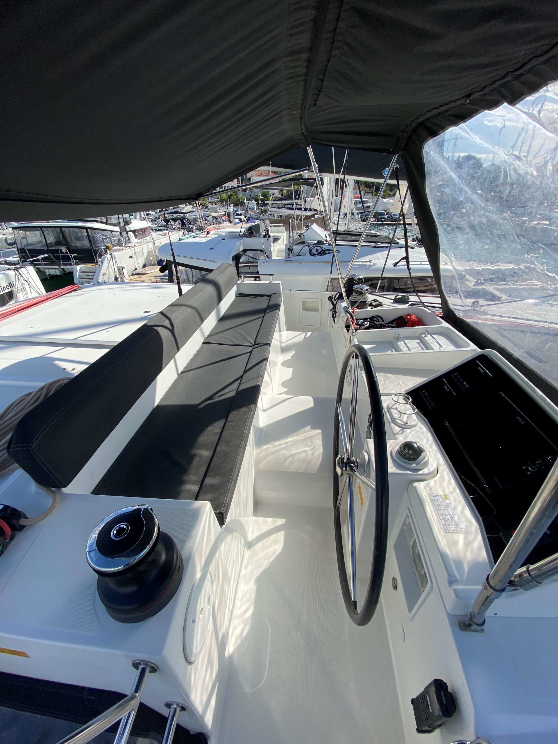 Lagoon 450 F - 4 + 2 cab. — photo 12