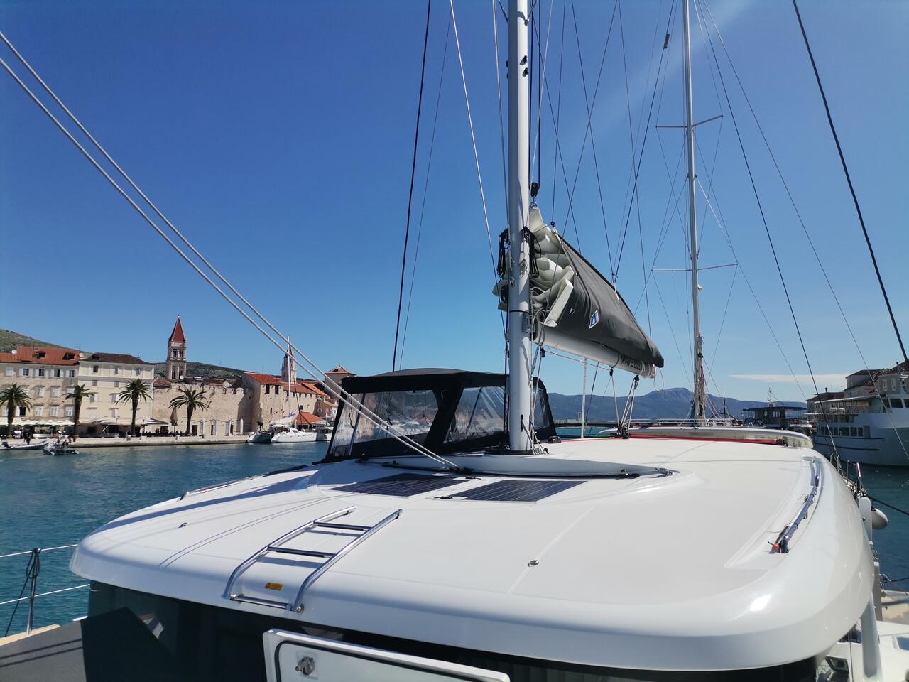 Lagoon 40 - 4 + 2 cab — photo 11