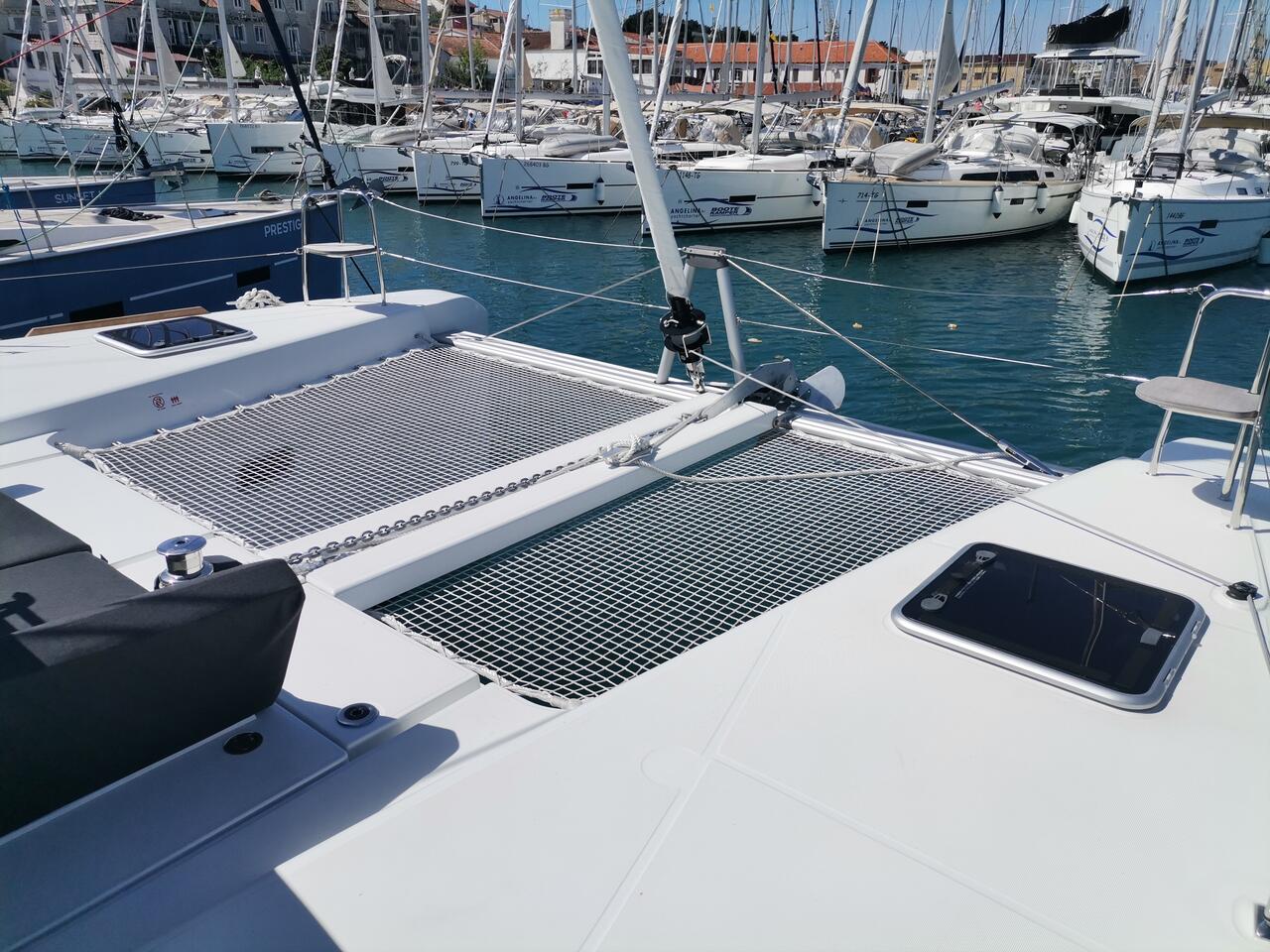 Lagoon 40 - 4 + 2 cab — photo 13
