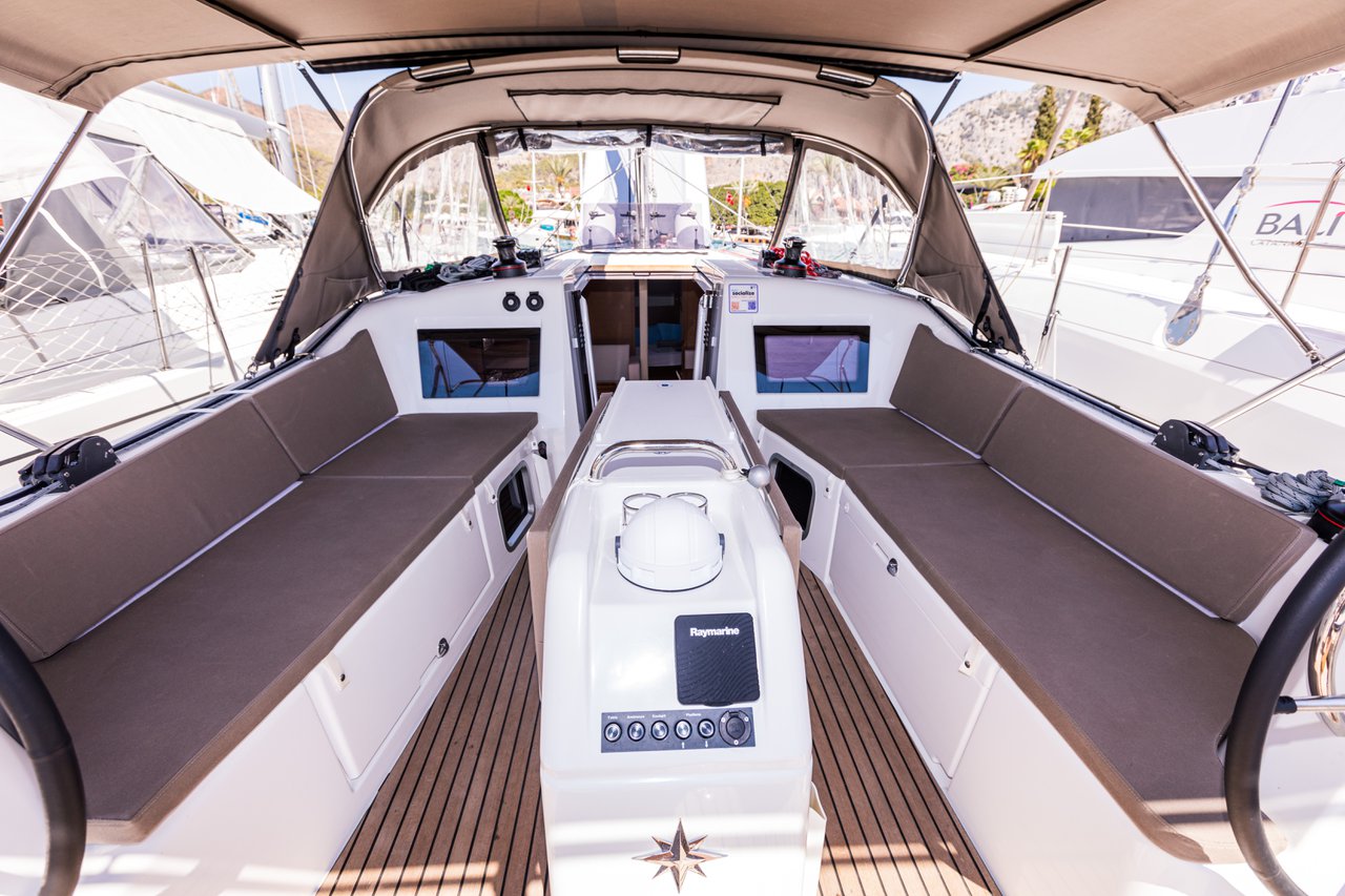 Sun Odyssey 410 - 3 cab. — photo 3