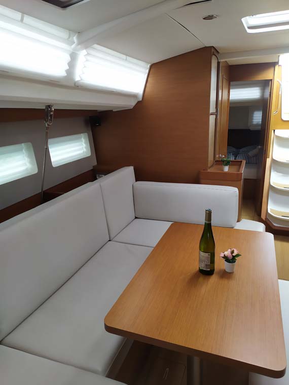 Sun Odyssey 440 - 4 cab. — photo 9