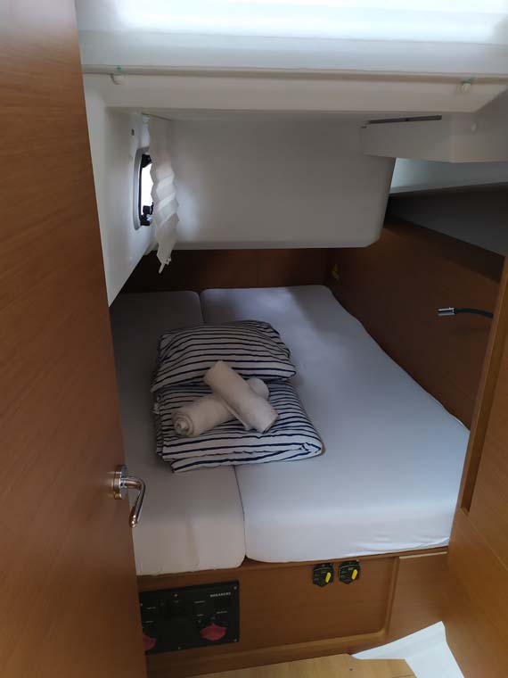 Sun Odyssey 440 - 4 cab. — photo 18
