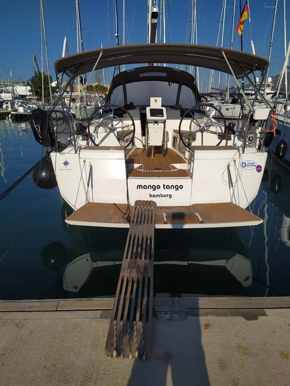 Sun Odyssey 419 - 3 cab. — photo 1