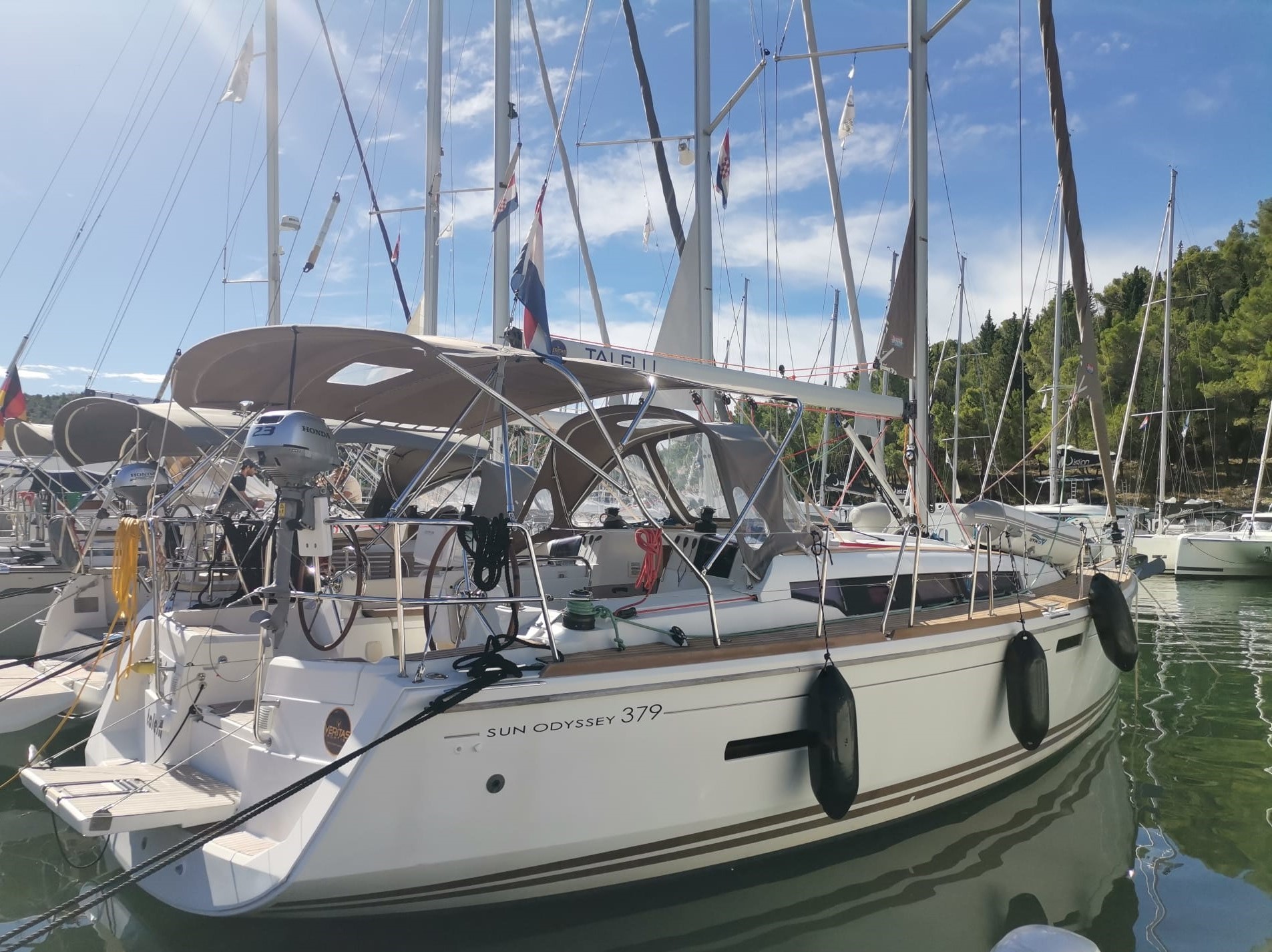 Sun Odyssey 379 — photo 4