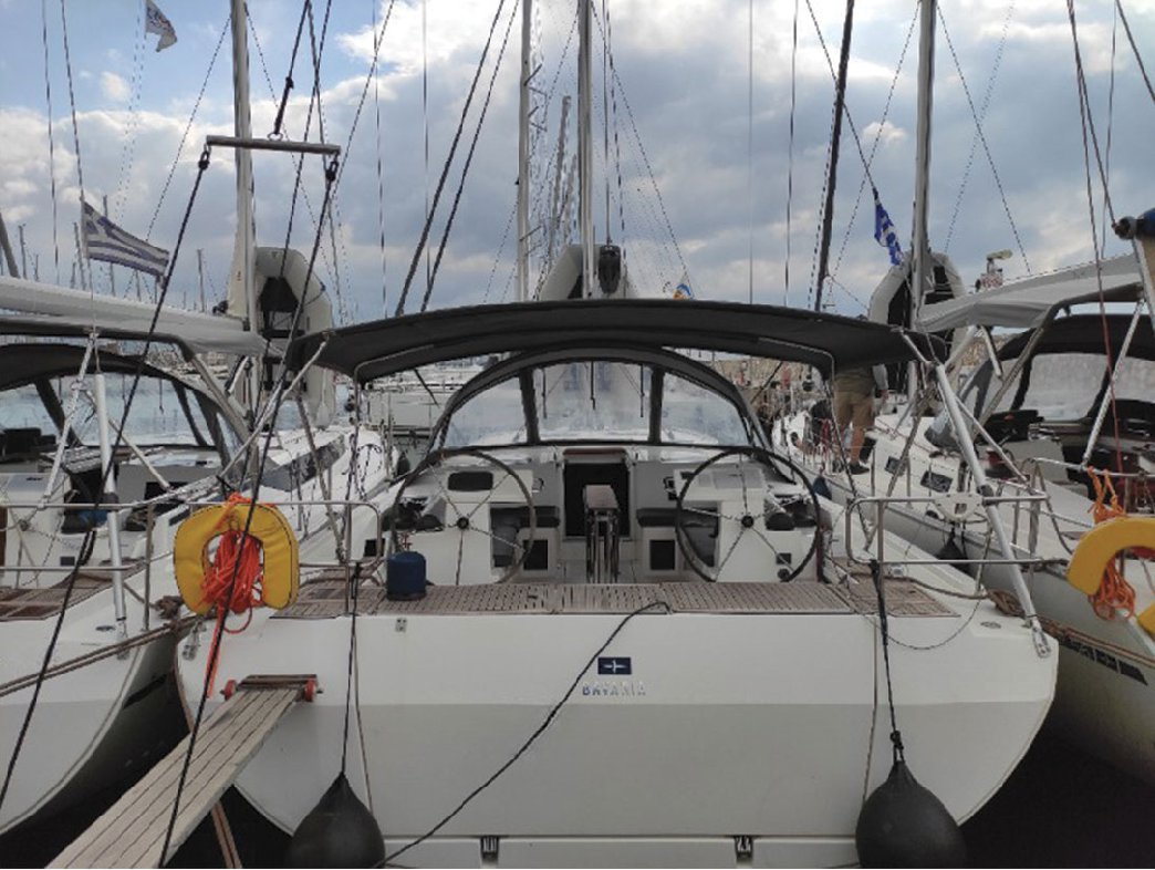 Bavaria C45 - 5 cab. — photo 1