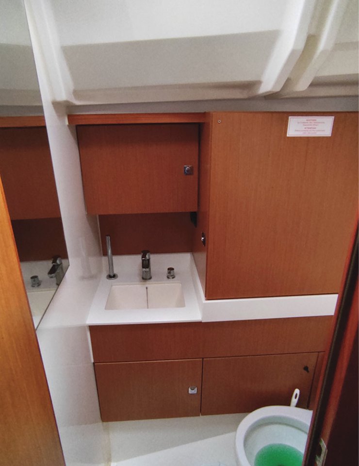 Bavaria C45 - 5 cab. — photo 11