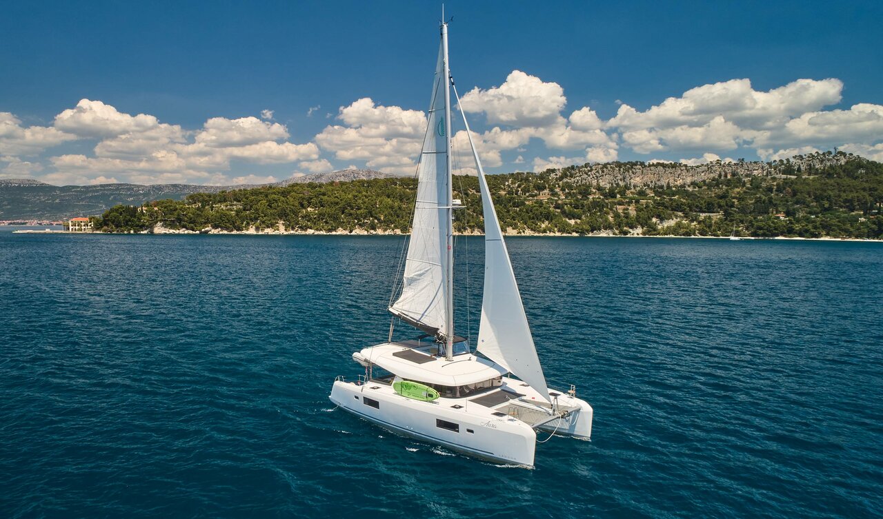 Lagoon 42 - 3 + 1 cab. — photo 7