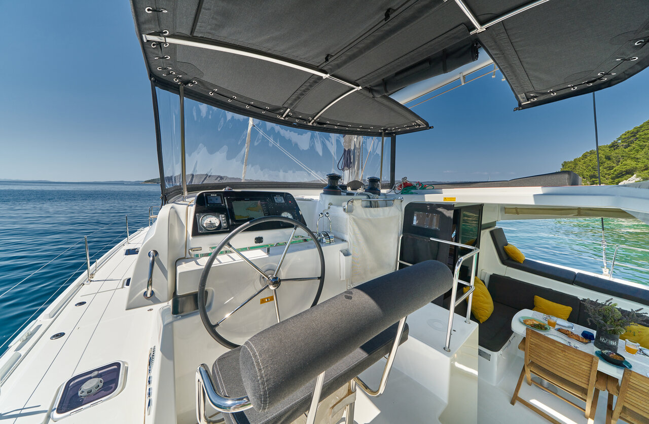 Lagoon 42 - 3 + 1 cab. — photo 15