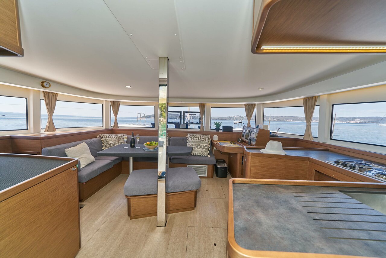 Lagoon 42 - 3 + 1 cab. — photo 19