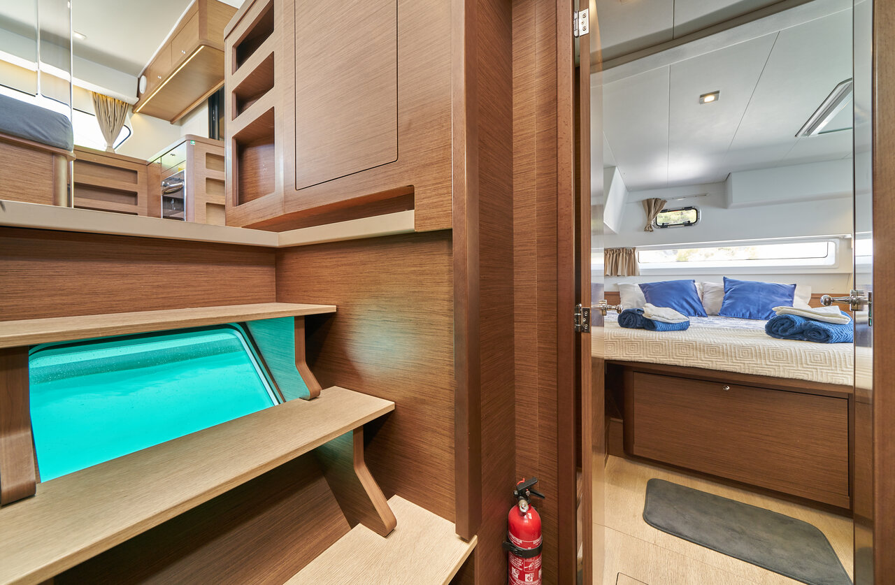 Lagoon 42 - 3 + 1 cab. — photo 23