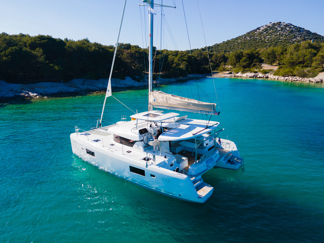 Lagoon 42 - 3 + 2 cab. — photo 7