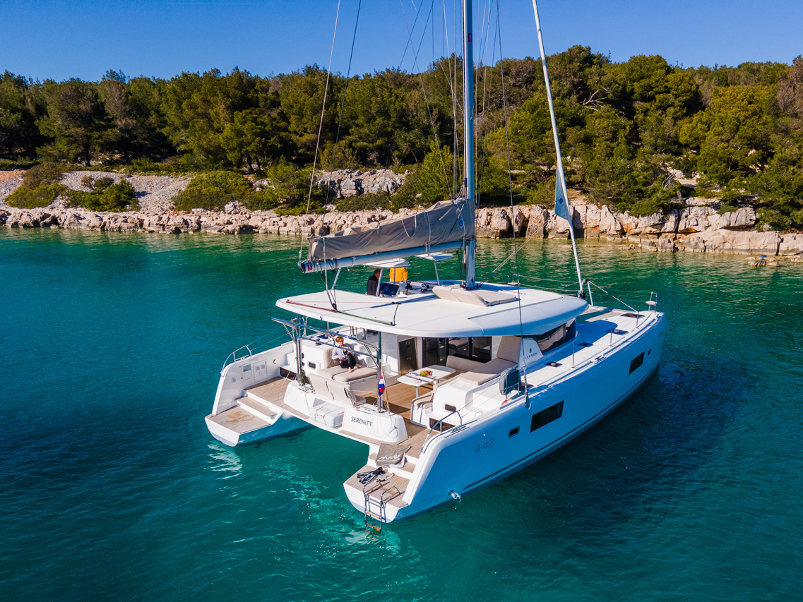 Lagoon 42 - 3 + 2 cab. — photo 8