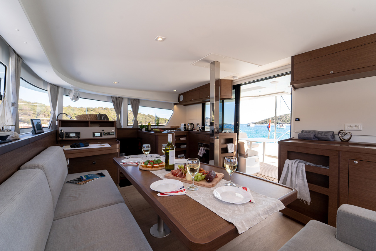 Lagoon 42 - 3 + 2 cab. — photo 18