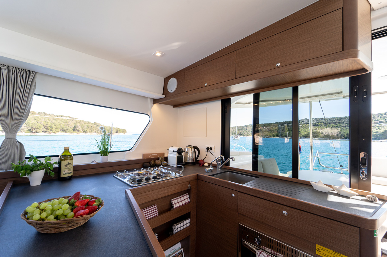 Lagoon 42 - 3 + 2 cab. — photo 19