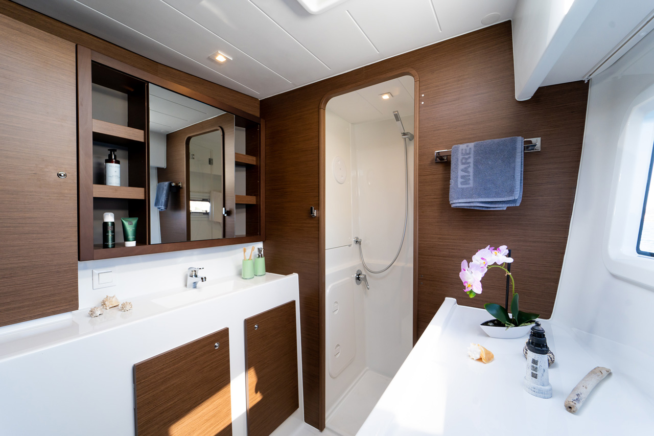 Lagoon 42 - 3 + 2 cab. — photo 33