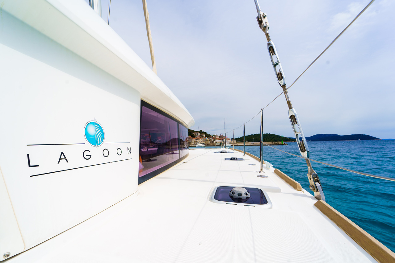 Lagoon 400 S2 - 4 + 2 cab. — photo 12