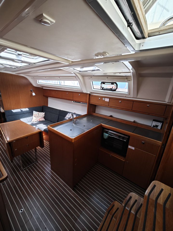 Bavaria Cruiser 37 - 3 cab. — photo 17