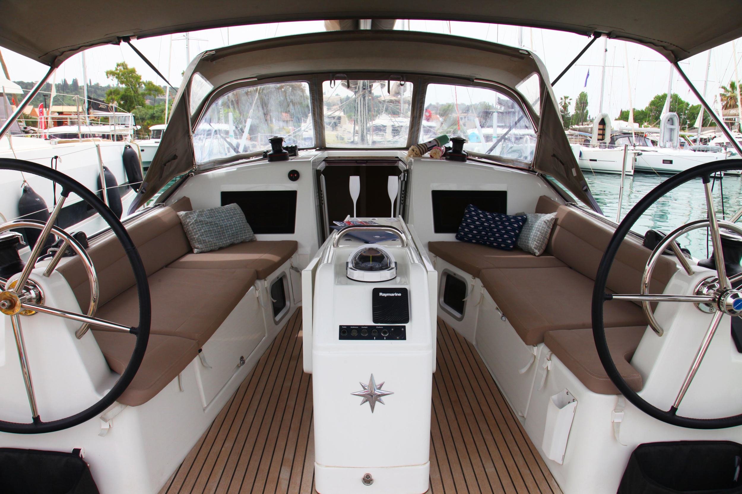 Sun Odyssey 410 - 3 cab. — photo 3