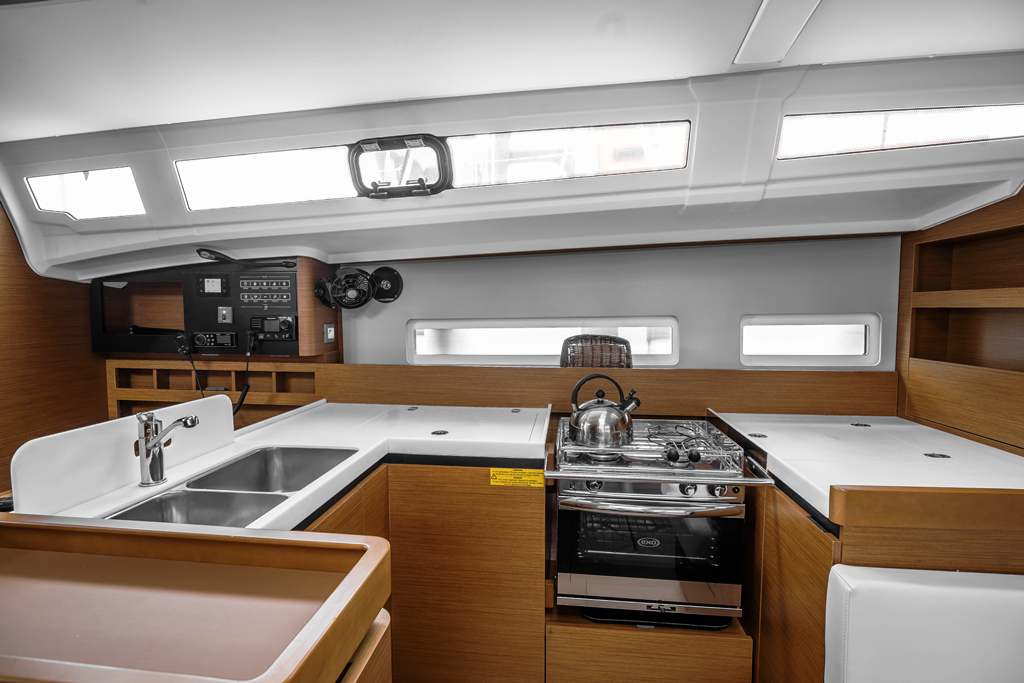 Sun Odyssey 410 - 3 cab. — photo 8