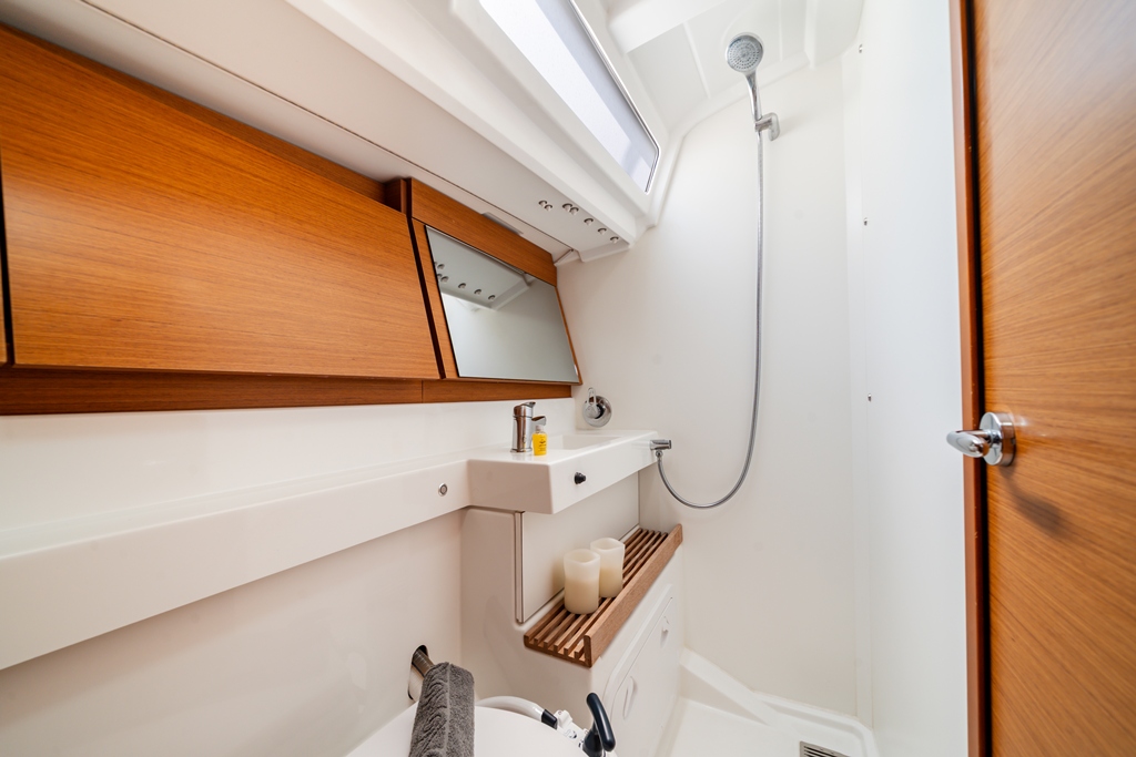 Sun Odyssey 440 - 4 cab. — photo 7