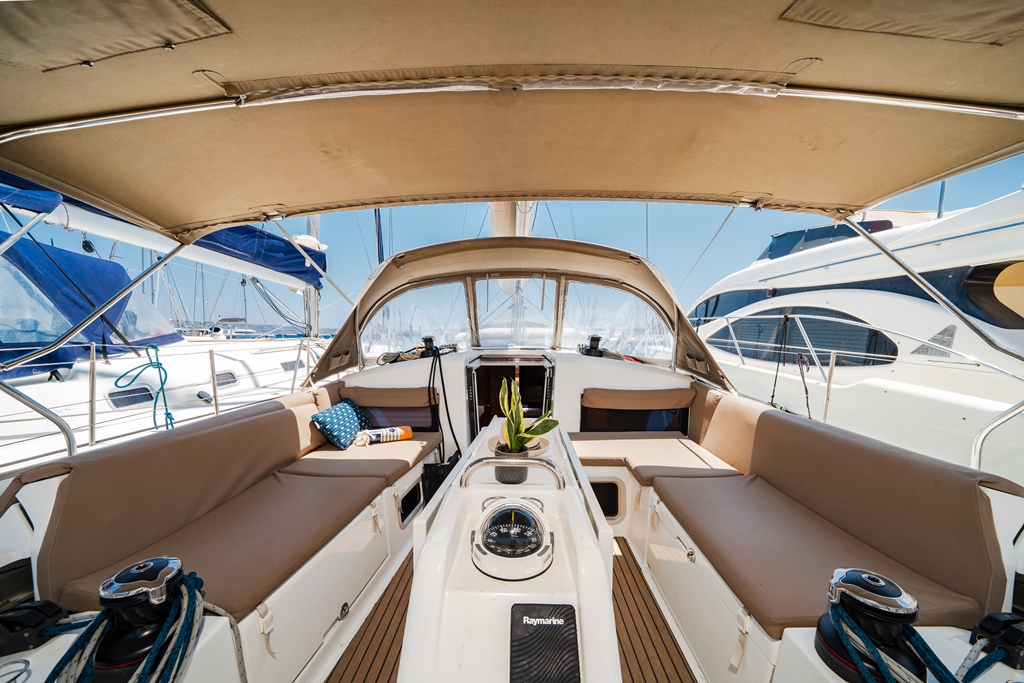Sun Odyssey 440 - 4 cab. — photo 11