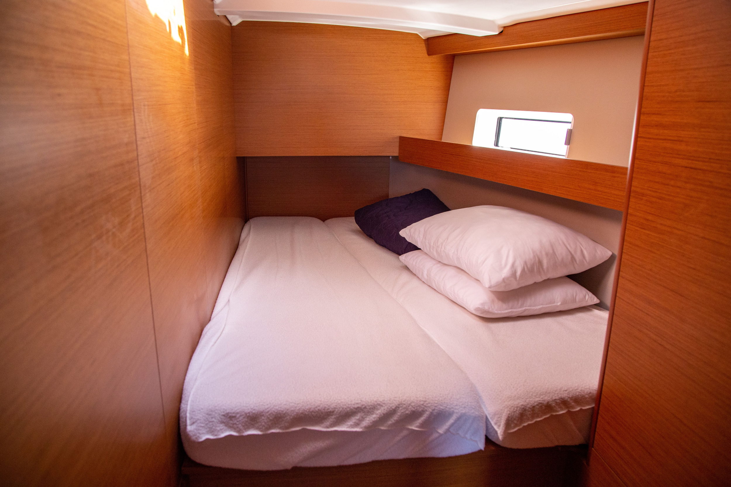 Sun Odyssey 490 - 5 cab. — photo 8